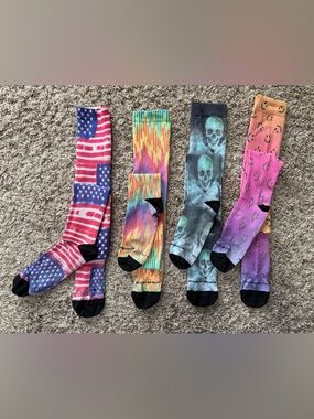(Lot of 4 pair) Women’s crazy compression socks (size L/XL ladies 9-11)